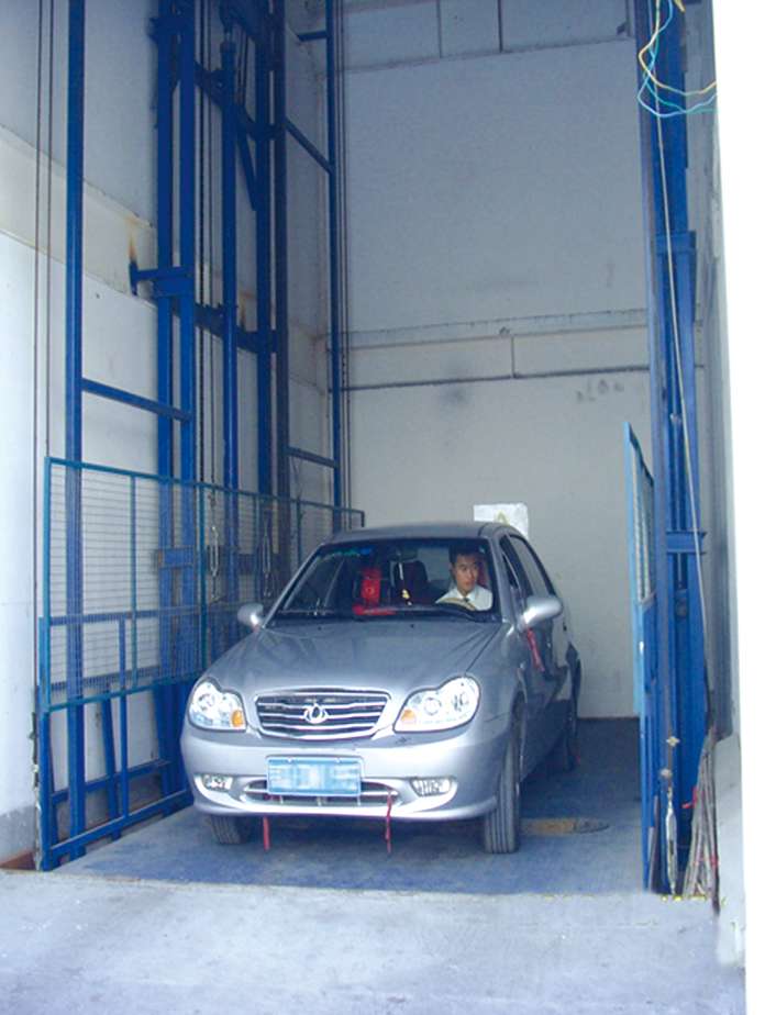 汽車(chē)導(dǎo)軌式升降機(jī)